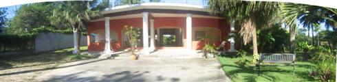 Vecinos front of common area